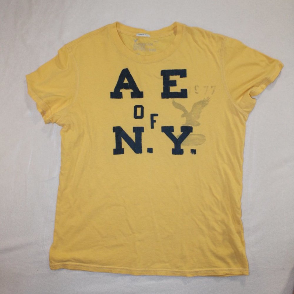 American Eagle Outfitter Yellow Men T-Shirt Vintage Fit Sz. Medium